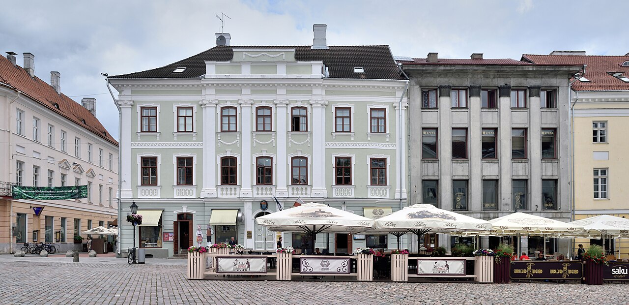 Tarton Raatihuoneentori historiallisen keskustan suunnasta